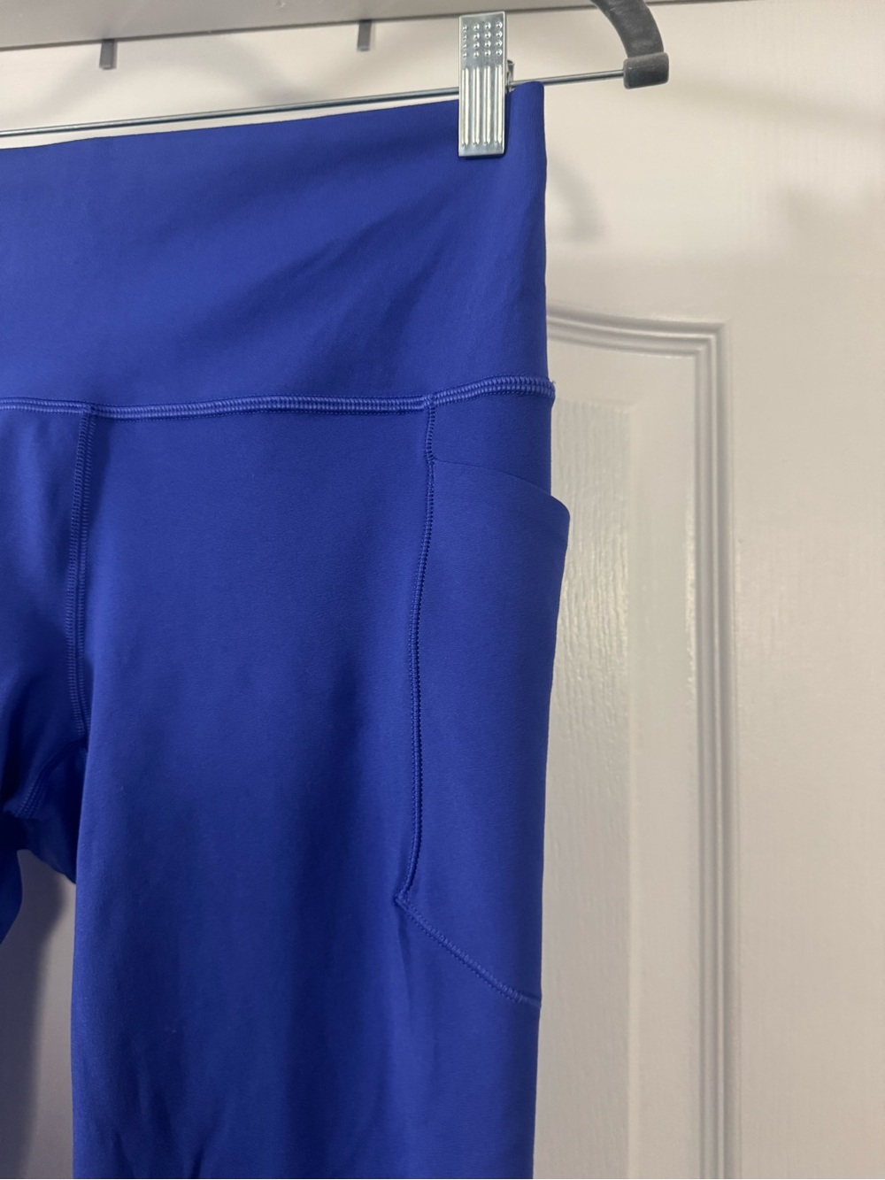 Athleta Vibrant Blue Salutation Stash 7/8 Tights - Picture 3 of 10